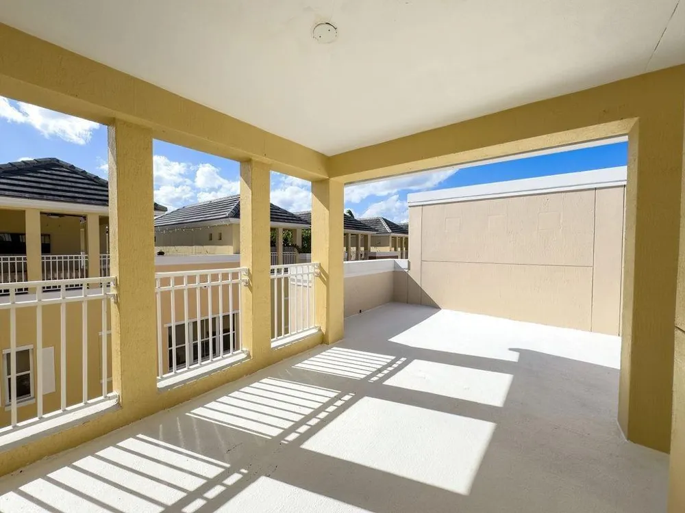 2322 Vintage Drive Lighthouse Point, FL 33064