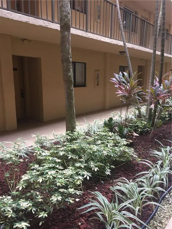 8065 SW 107TH AVENUE #108 Miami, FL 33173