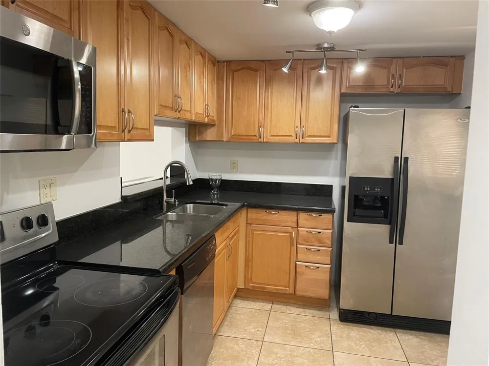 8065 SW 107TH AVENUE #108 Miami, FL 33173
