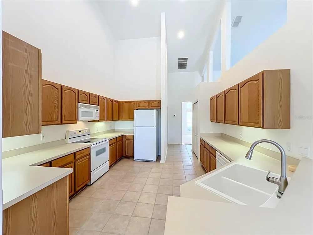 635 LONG LAKE DRIVE Oviedo, FL 32765
