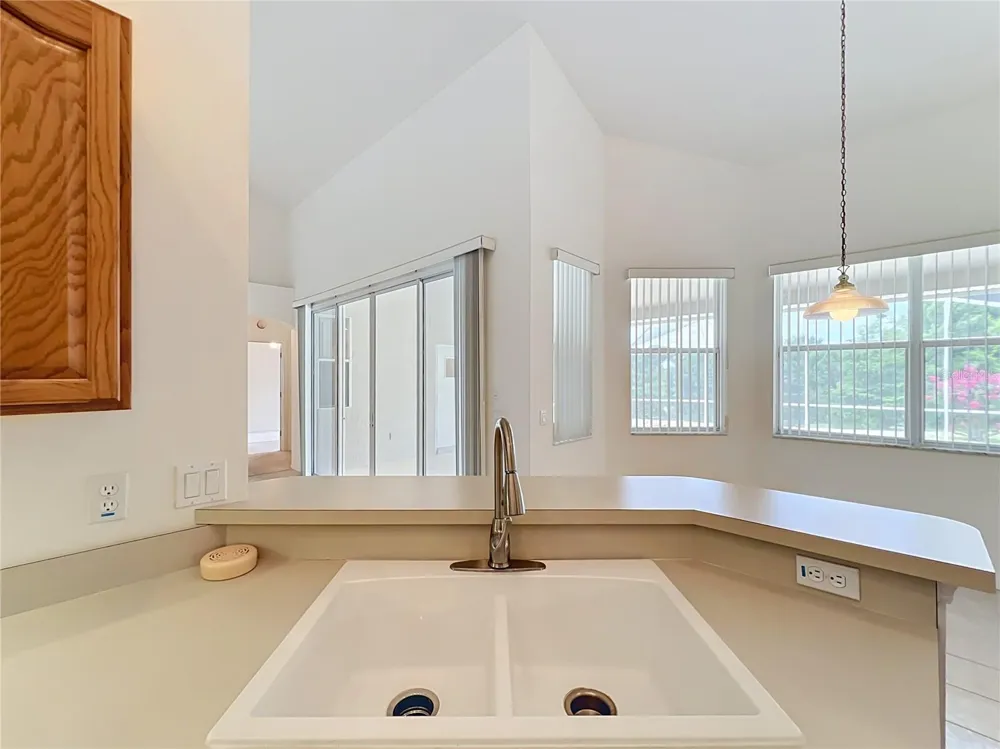 635 LONG LAKE DRIVE Oviedo, FL 32765