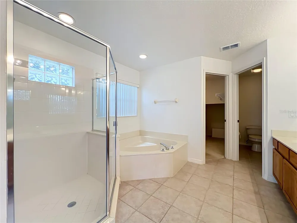 635 LONG LAKE DRIVE Oviedo, FL 32765