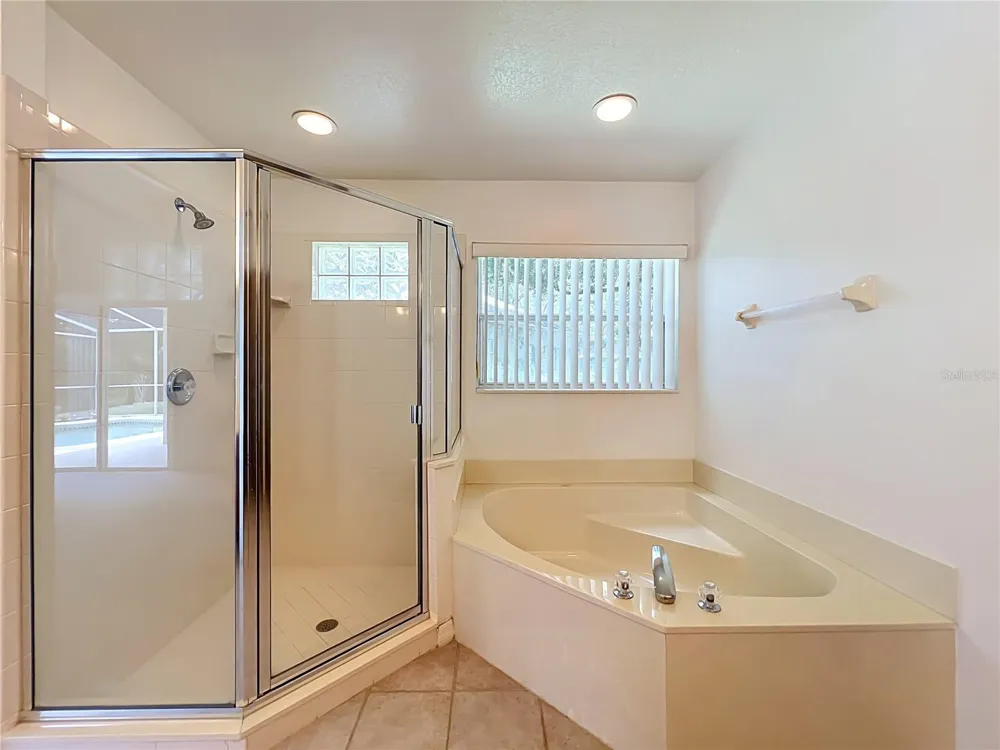 635 LONG LAKE DRIVE Oviedo, FL 32765