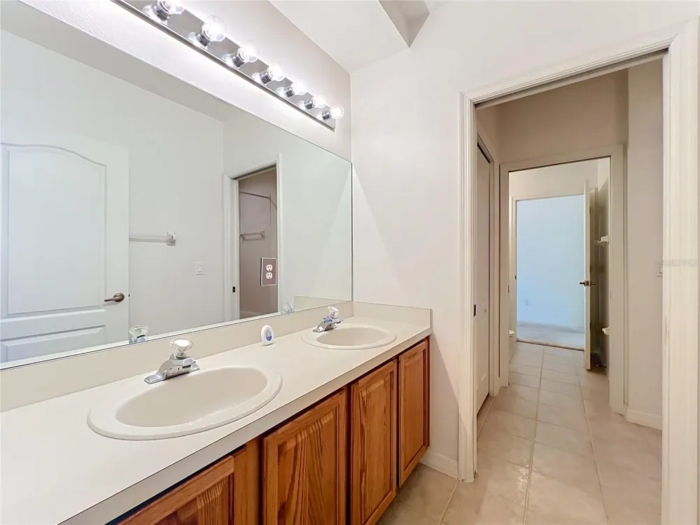 635 LONG LAKE DRIVE Oviedo, FL 32765
