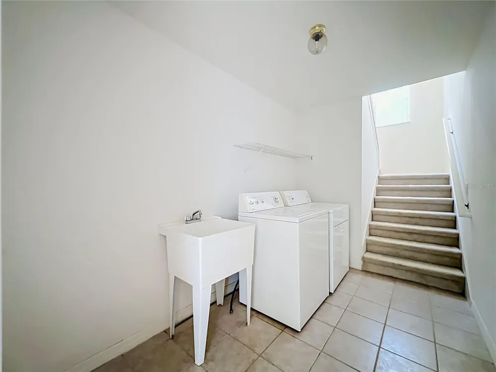 635 LONG LAKE DRIVE Oviedo, FL 32765