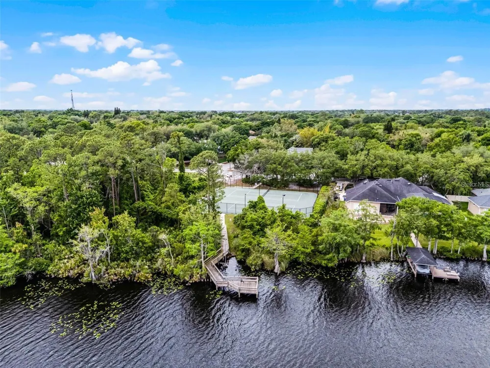 635 LONG LAKE DRIVE Oviedo, FL 32765