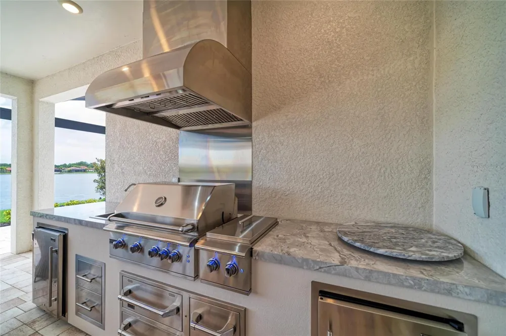 289 VILLORESI BOULEVARD Nokomis, FL 34275