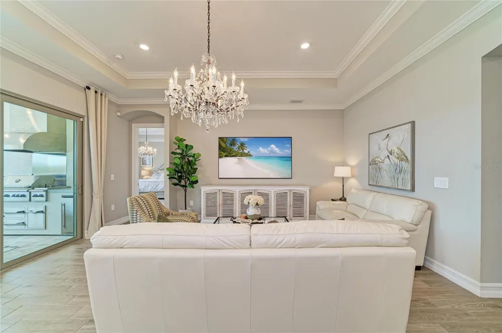 289 VILLORESI BOULEVARD Nokomis, FL 34275