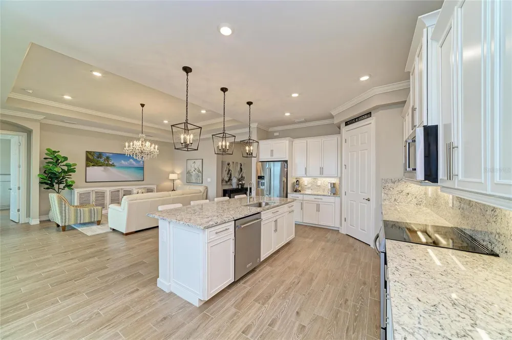 289 VILLORESI BOULEVARD Nokomis, FL 34275