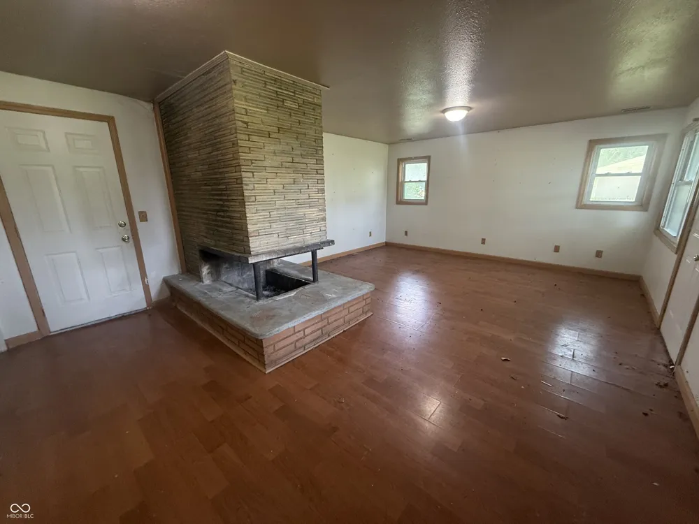 2705 S H STREET Elwood, IN 46036