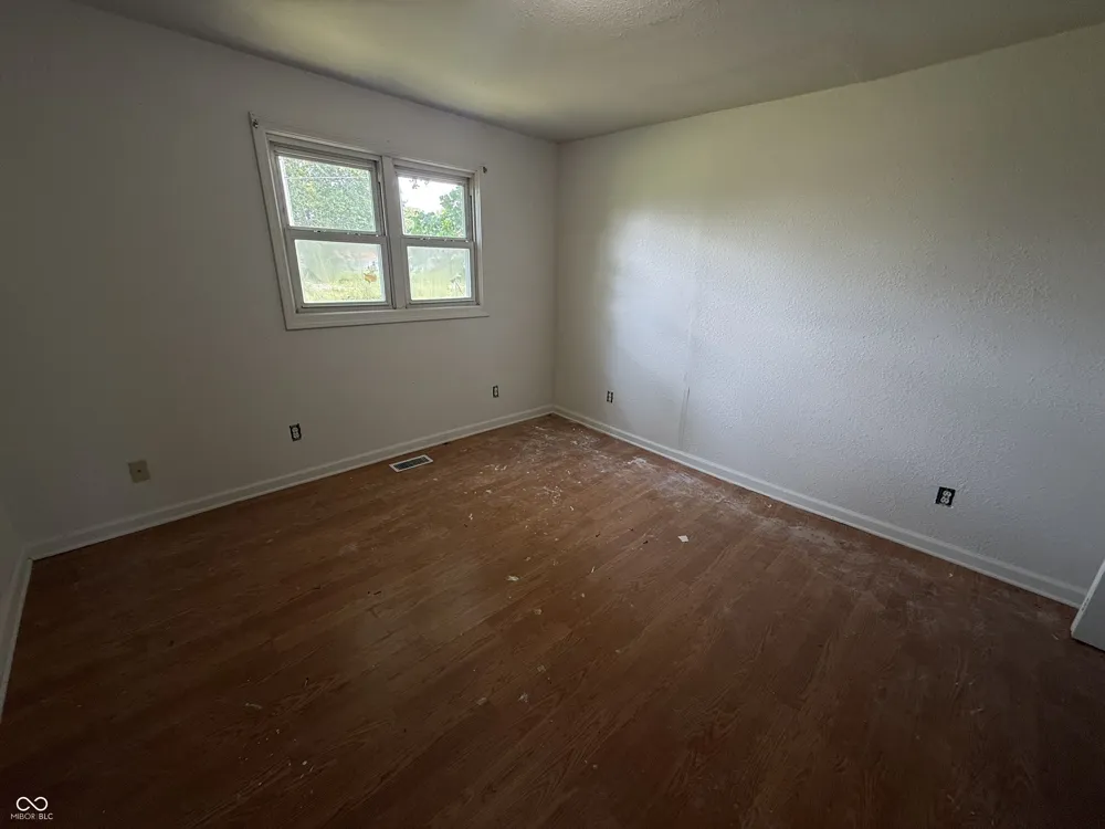 2705 S H STREET Elwood, IN 46036