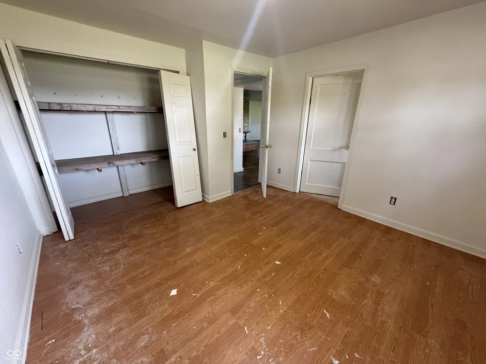 2705 S H STREET Elwood, IN 46036