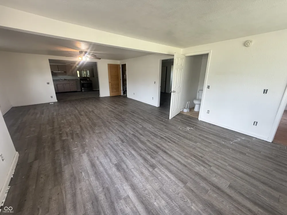 2705 S H STREET Elwood, IN 46036