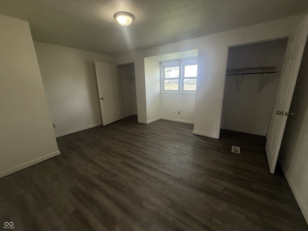 2705 S H STREET Elwood, IN 46036