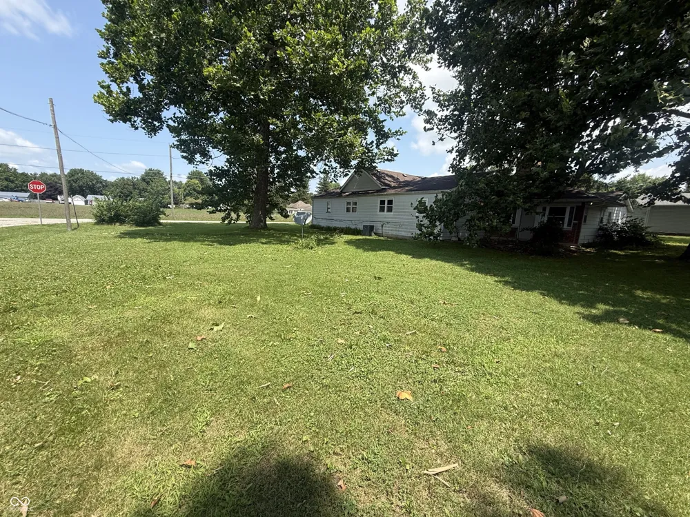 2705 S H STREET Elwood, IN 46036