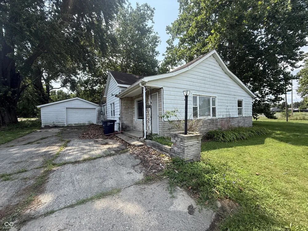 2705 S H STREET Elwood, IN 46036