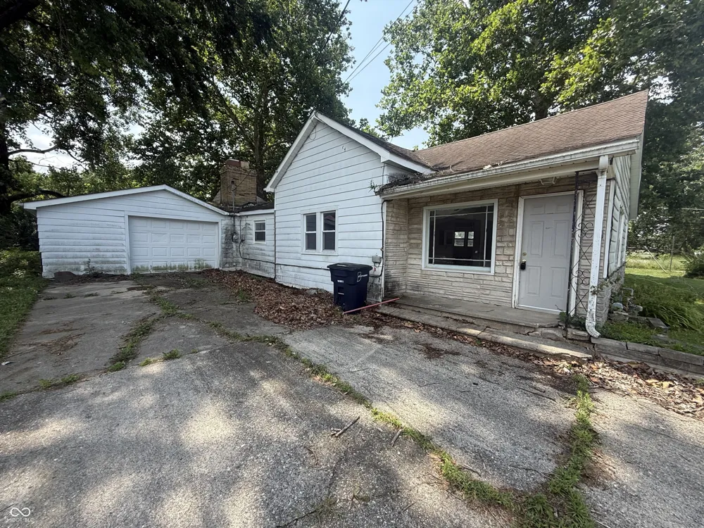 2705 S H STREET Elwood, IN 46036