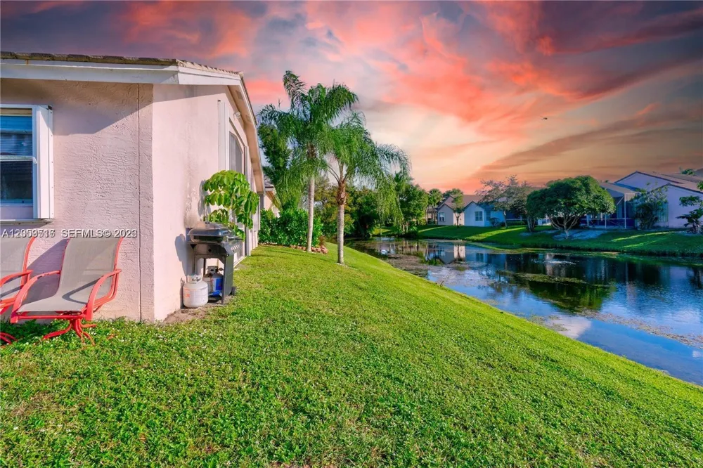 112 Caribe Ct Green Acres, FL 33413