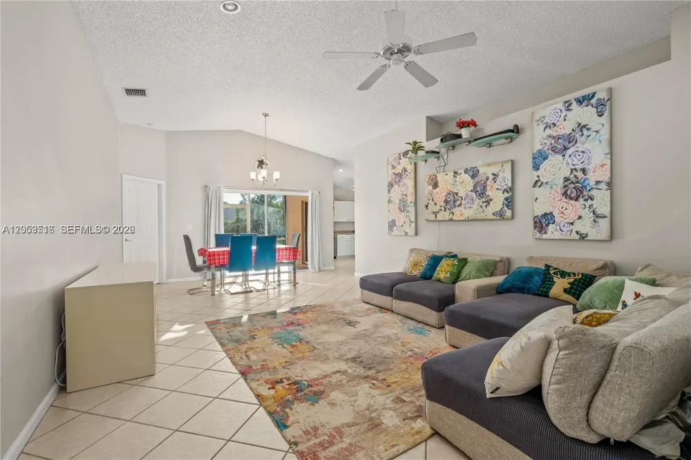 112 Caribe Ct Green Acres, FL 33413