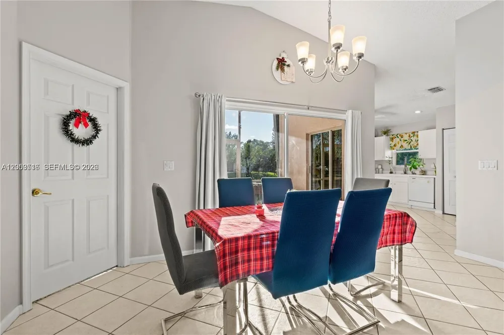 112 Caribe Ct Green Acres, FL 33413