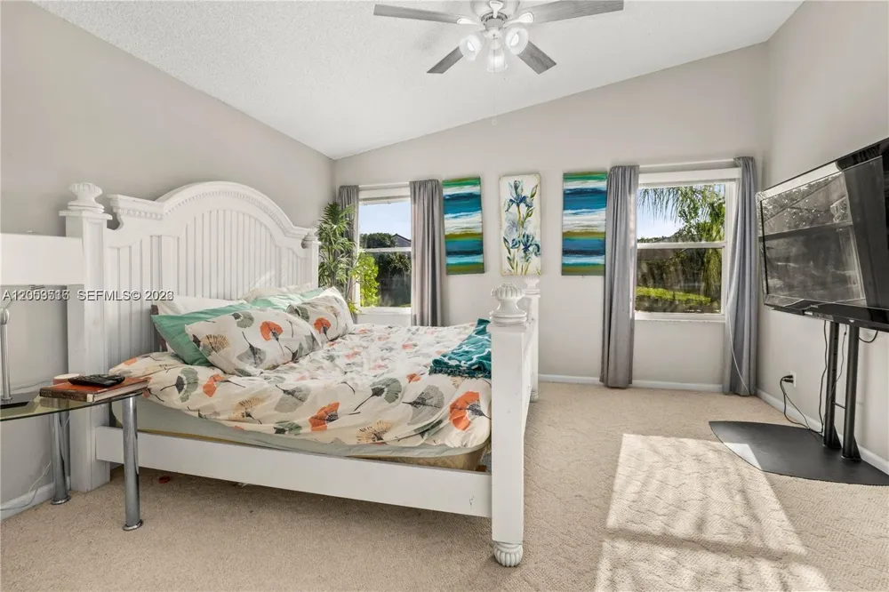 112 Caribe Ct Green Acres, FL 33413