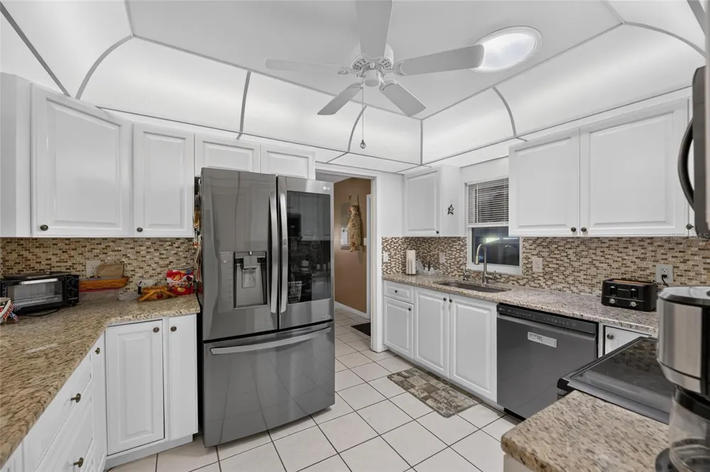 907 BLUEWATER DRIVE Sun City Center, FL 33573
