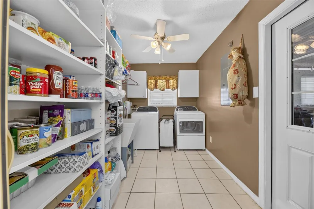 907 BLUEWATER DRIVE Sun City Center, FL 33573