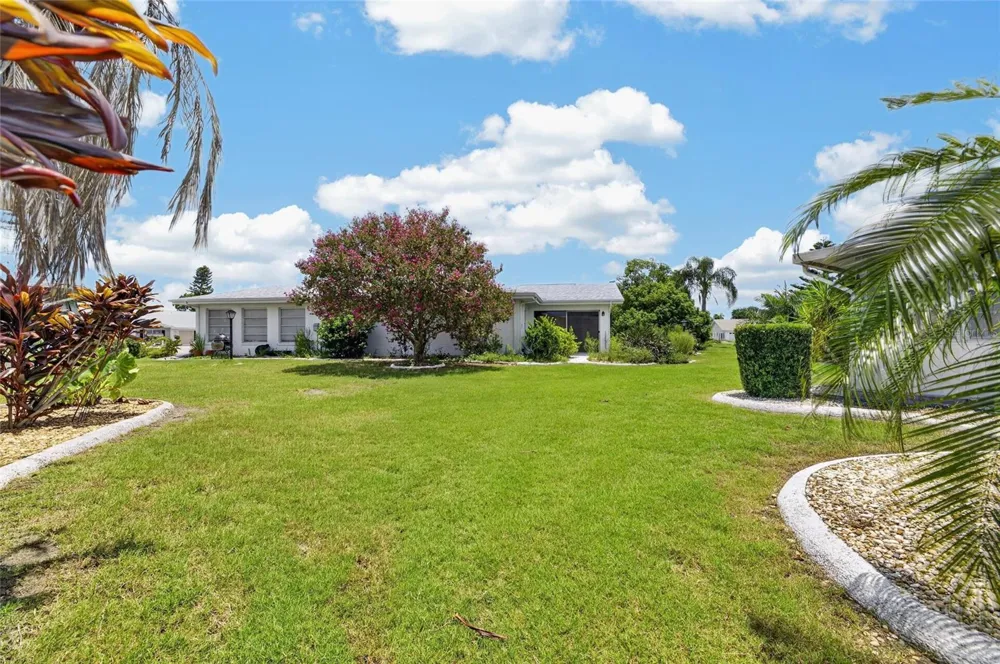 907 BLUEWATER DRIVE Sun City Center, FL 33573