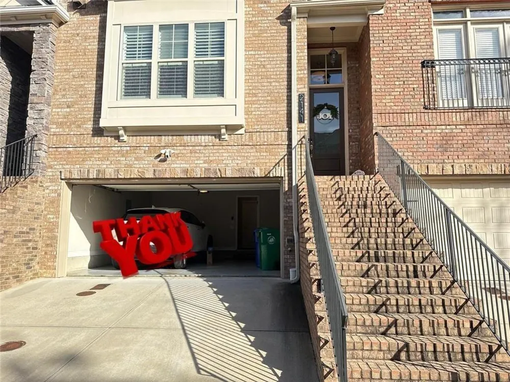 2141 COVENTRY DRIVE Brookhaven, GA 30319