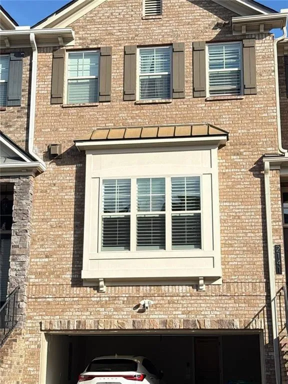 2141 COVENTRY DRIVE Brookhaven, GA 30319