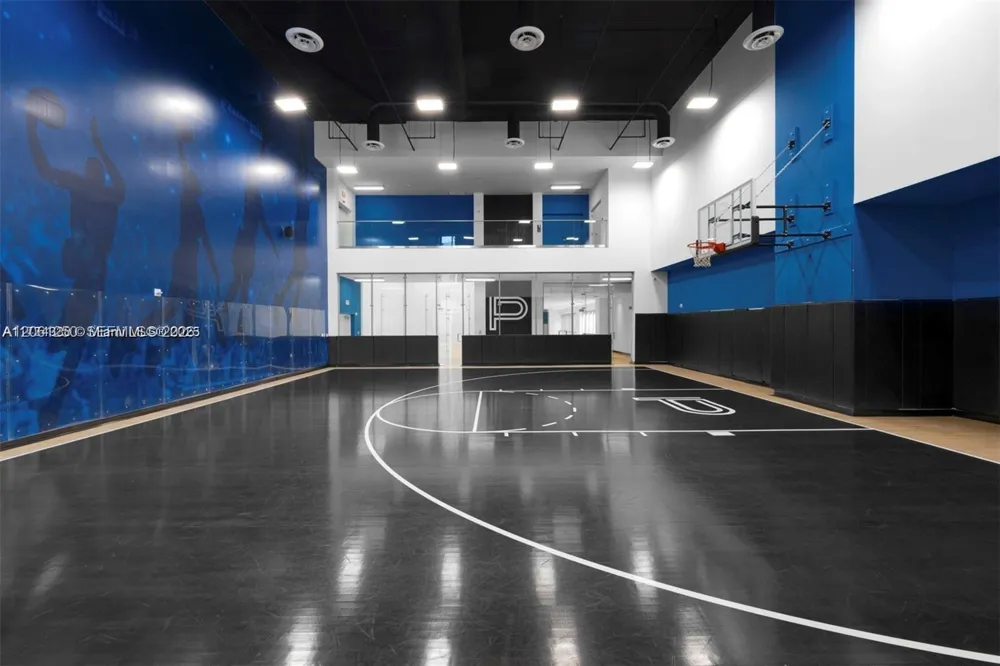 851 NE 1st Ave #PH4912 Miami, FL 33132