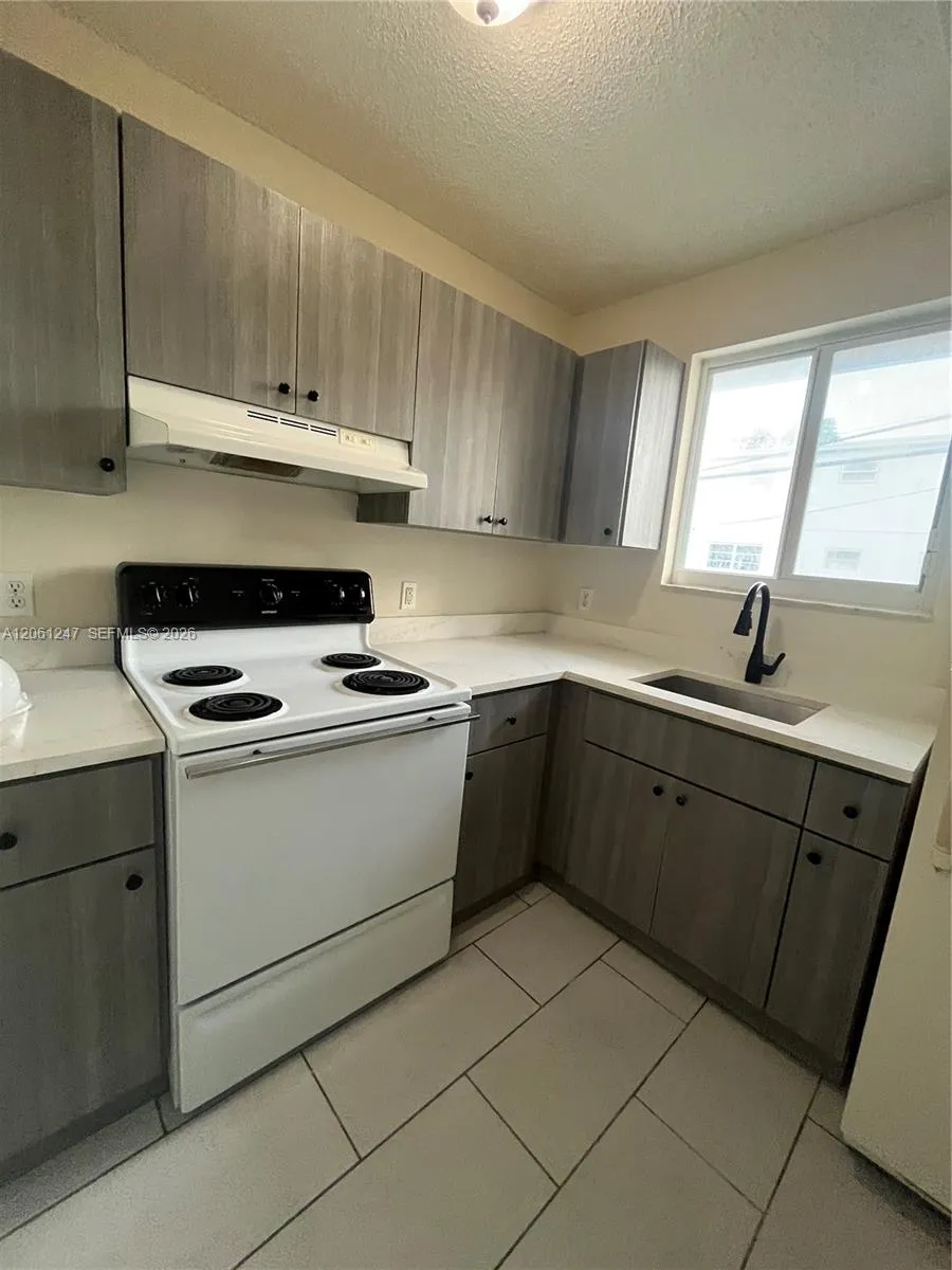 126 SW 21st Ave #3 Miami, FL 33135