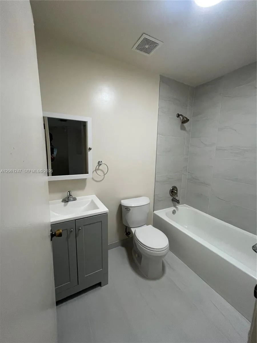 126 SW 21st Ave #3 Miami, FL 33135