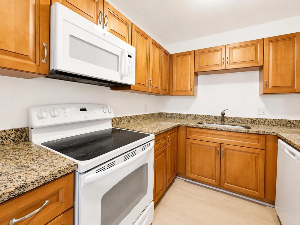 2201 NE 36th Street #208 Lighthouse Point, FL 33064