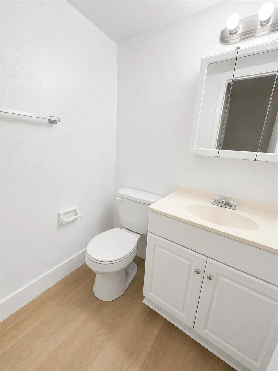 2201 NE 36th Street #208 Lighthouse Point, FL 33064