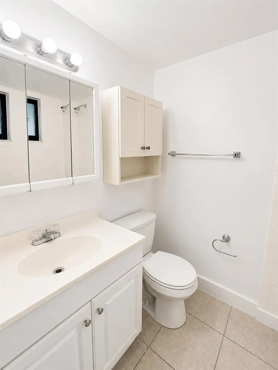 2201 NE 36th Street #208 Lighthouse Point, FL 33064