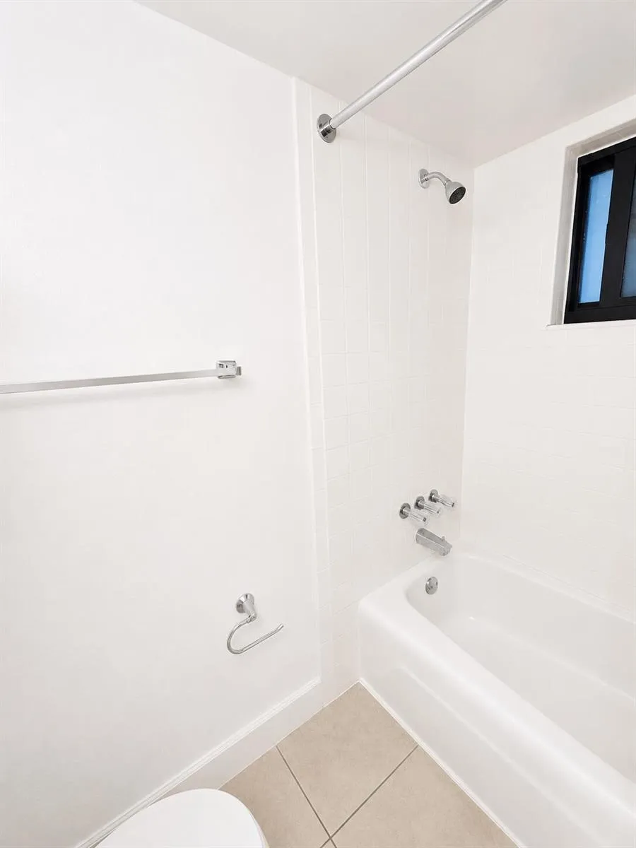 2201 NE 36th Street #208 Lighthouse Point, FL 33064