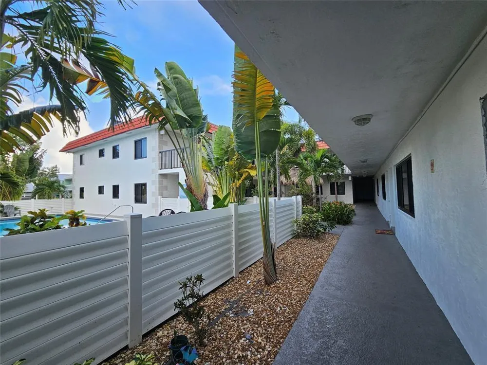 2201 NE 36th Street #208 Lighthouse Point, FL 33064