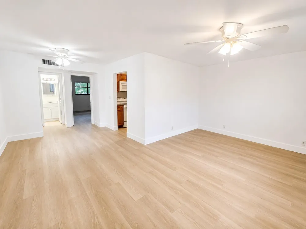 2201 NE 36th Street #208 Lighthouse Point, FL 33064