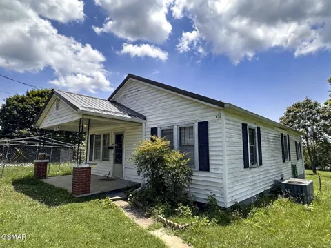 2105 Walnut Street