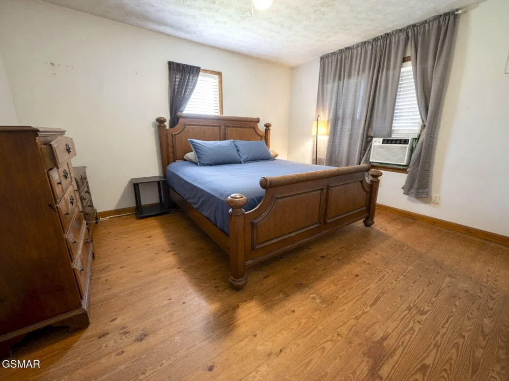 2105 Walnut Street White Pine, TN 37890