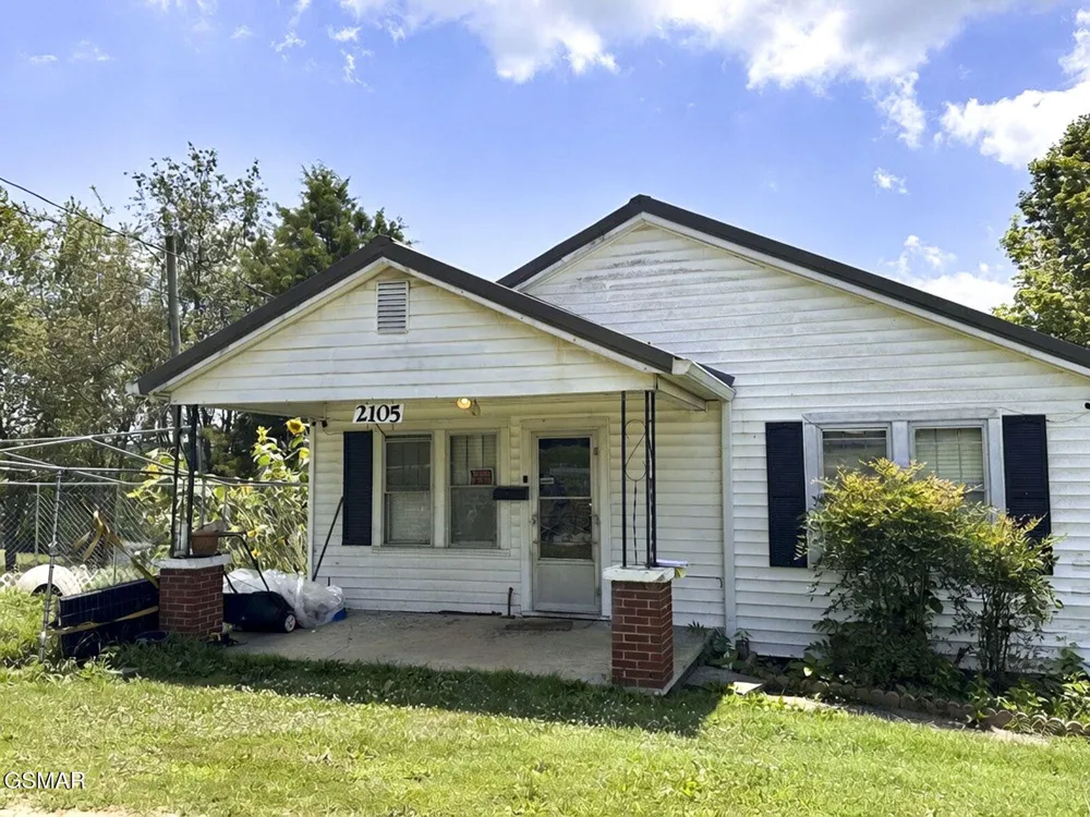 2105 Walnut Street White Pine, TN 37890