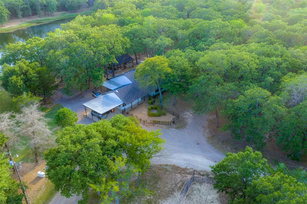 10100 County Road 4028 Kemp, TX 75143