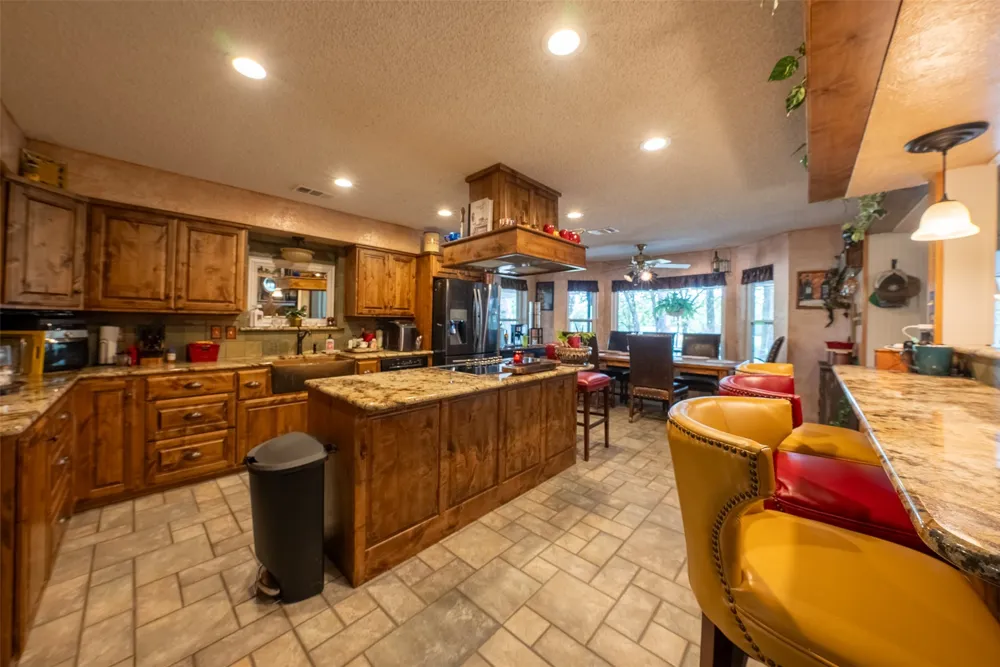 10100 County Road 4028 Kemp, TX 75143