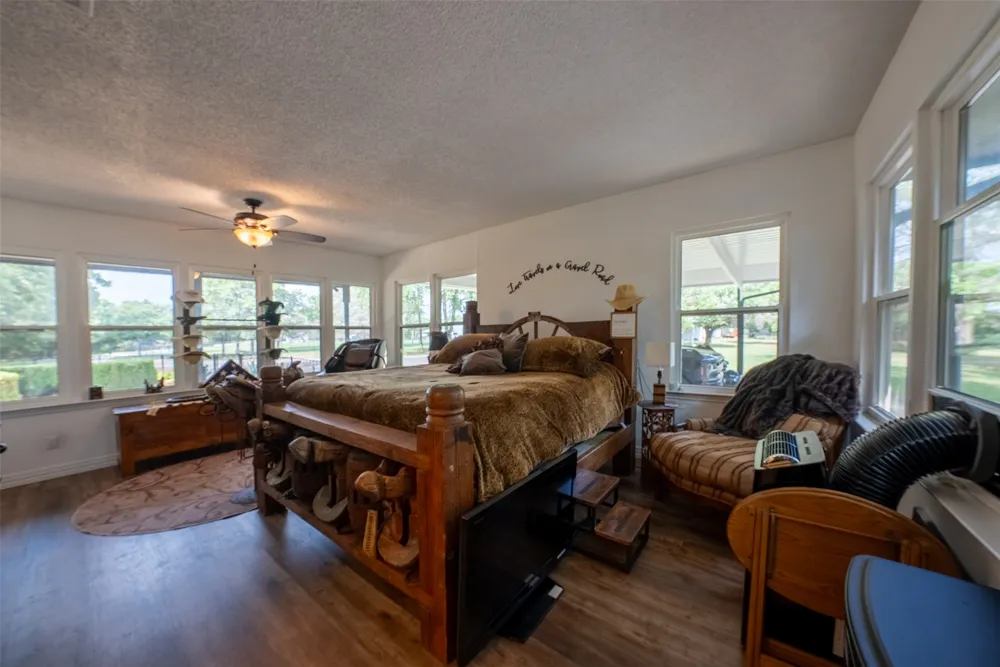 10100 County Road 4028 Kemp, TX 75143