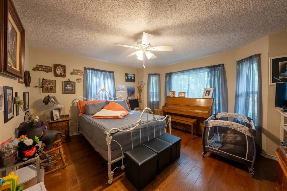 10100 County Road 4028 Kemp, TX 75143
