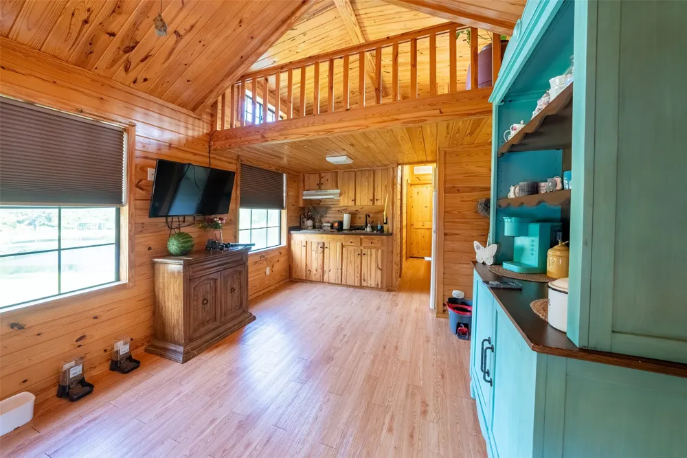 10100 County Road 4028 Kemp, TX 75143