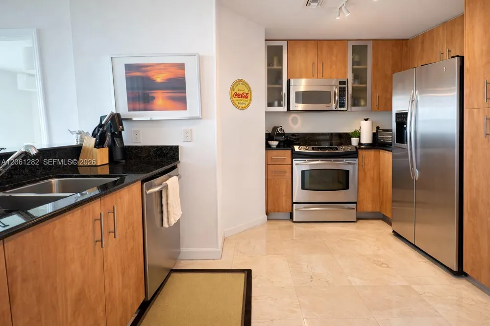 7900 Harbor Island Dr #706 North Bay Village, FL 33141