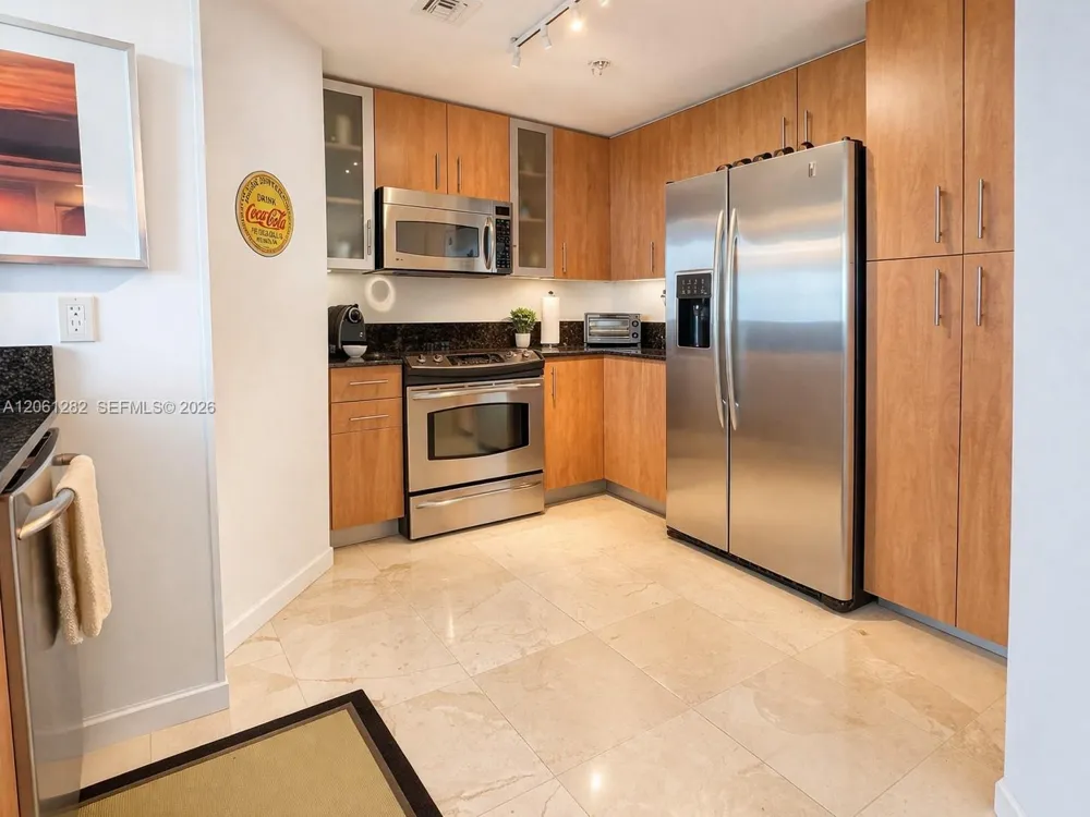 7900 Harbor Island Dr #706 North Bay Village, FL 33141