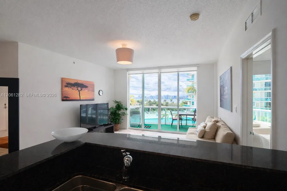 7900 Harbor Island Dr #706 North Bay Village, FL 33141